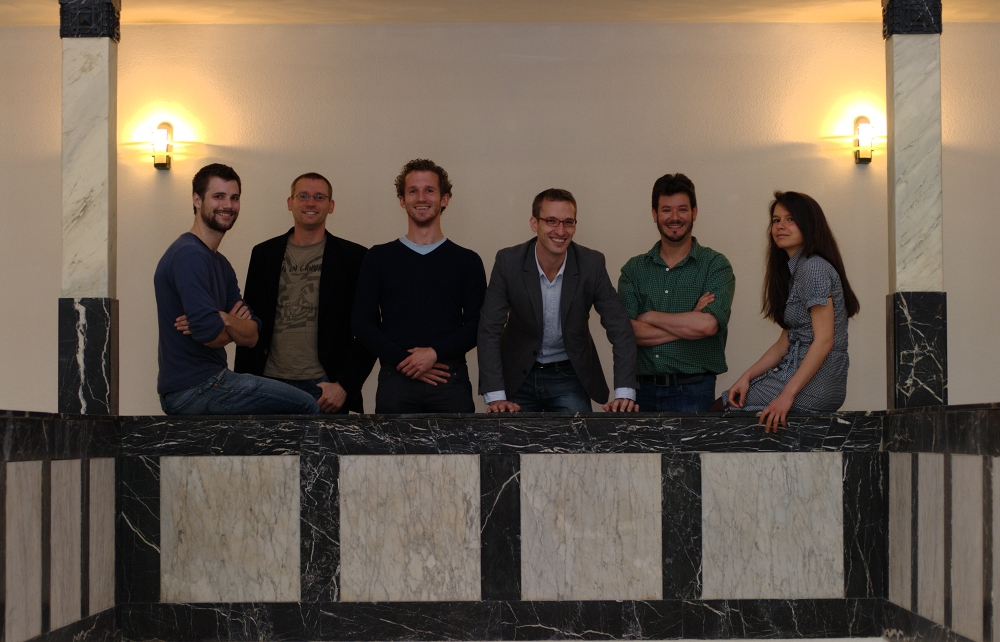 Photo of all EASI Lab members in 2012